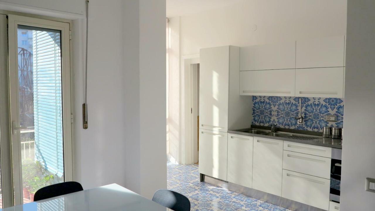 Pretty Panoramic Apartment - Half Way Center-Vomero District نابولي المظهر الخارجي الصورة